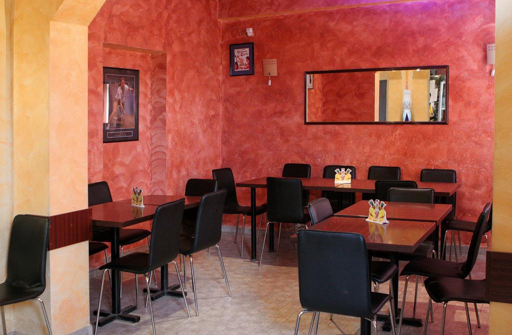 Hotel Pamira Σίμπιου Εξωτερικό φωτογραφία